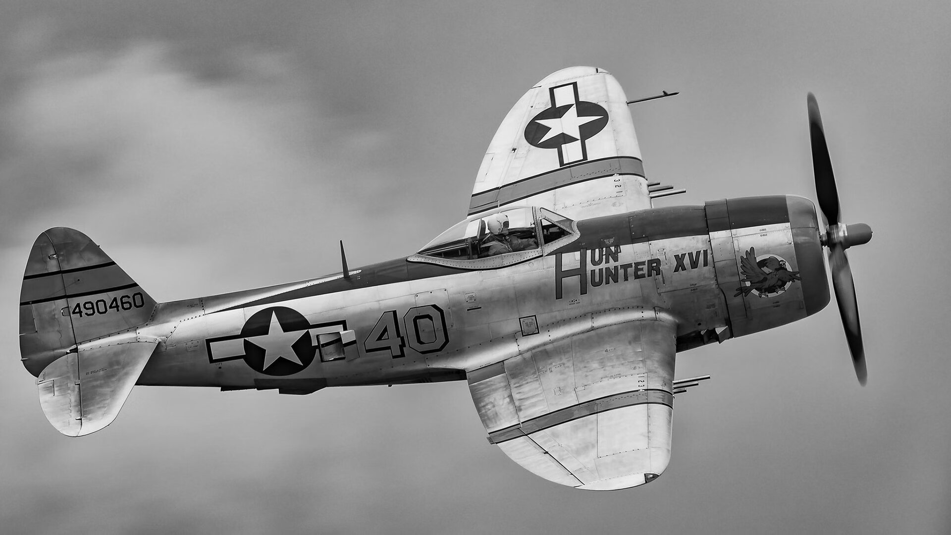 女足比赛中，中国队员朱某表现出色，足球运动员女中国