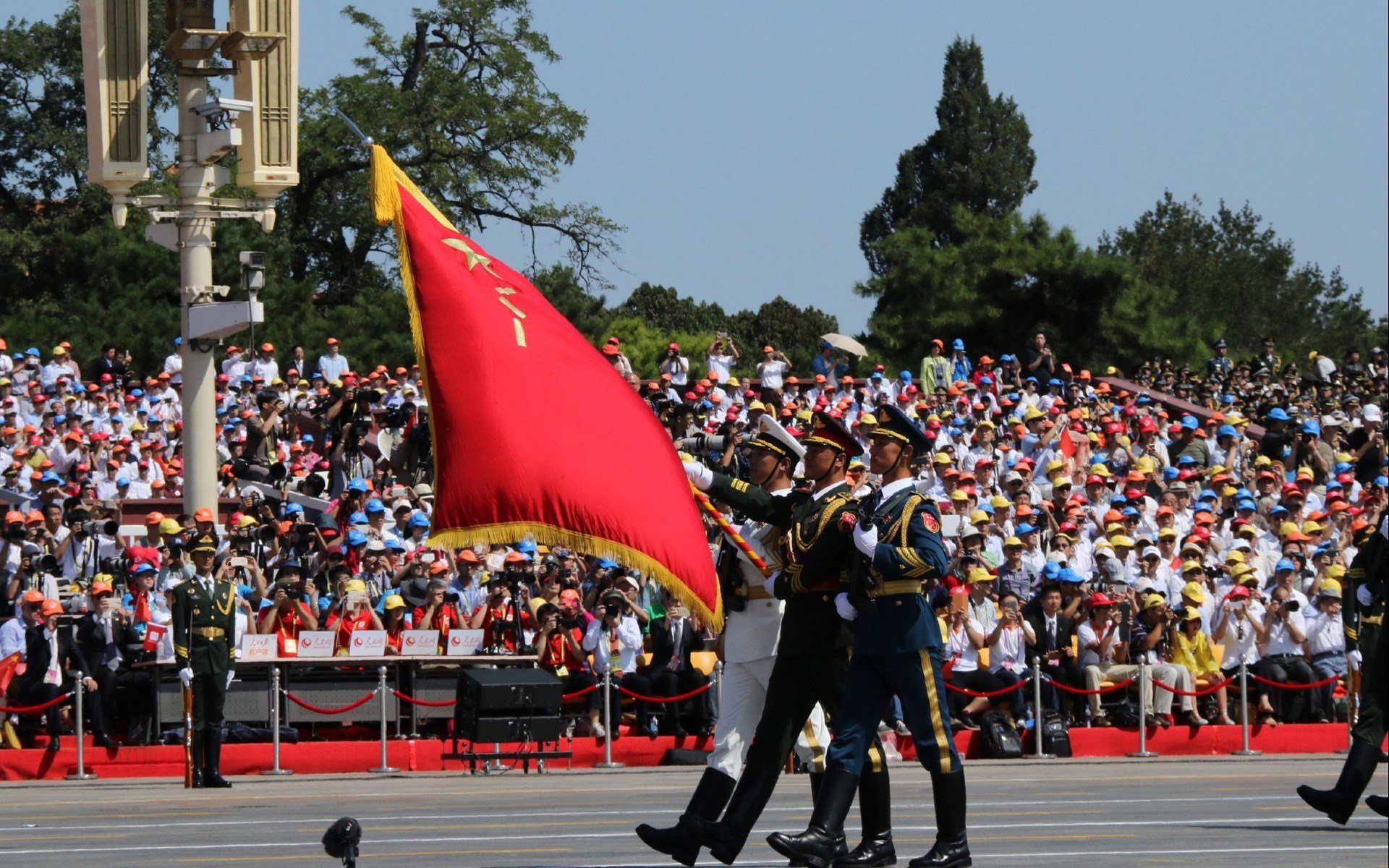 “三叉湖滚球赛：选手精准操控，赛场悬念不断”